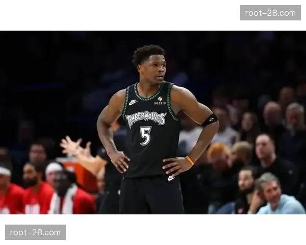 爱德华兹组织决策能力提升 森林狼进攻体系仍显单一